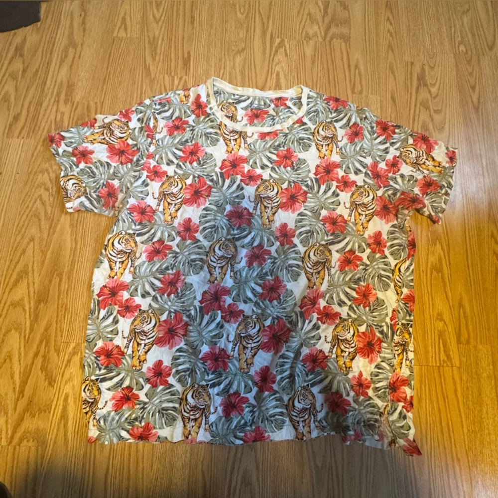 No Boundaries Red and Green Bermudas Vibrant Floral Design 2XL
